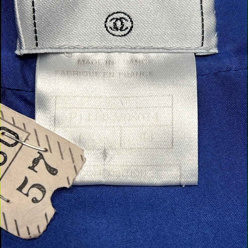 CHANEL Ready-To-Wear Wool Pencil Skirt - Picture 11 of 16